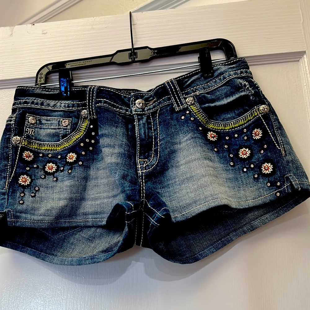 Miss Me Womens 30 Floral Rhinestone Embellished Shortie Denim Shorts